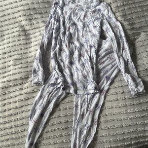 Kids White Snowflake Long-Sleeve Pajama Set with Purple Accents